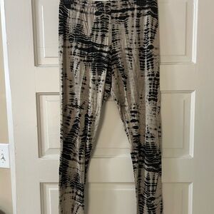 Bryn Walker Tan and Black Patterned leggings NWT